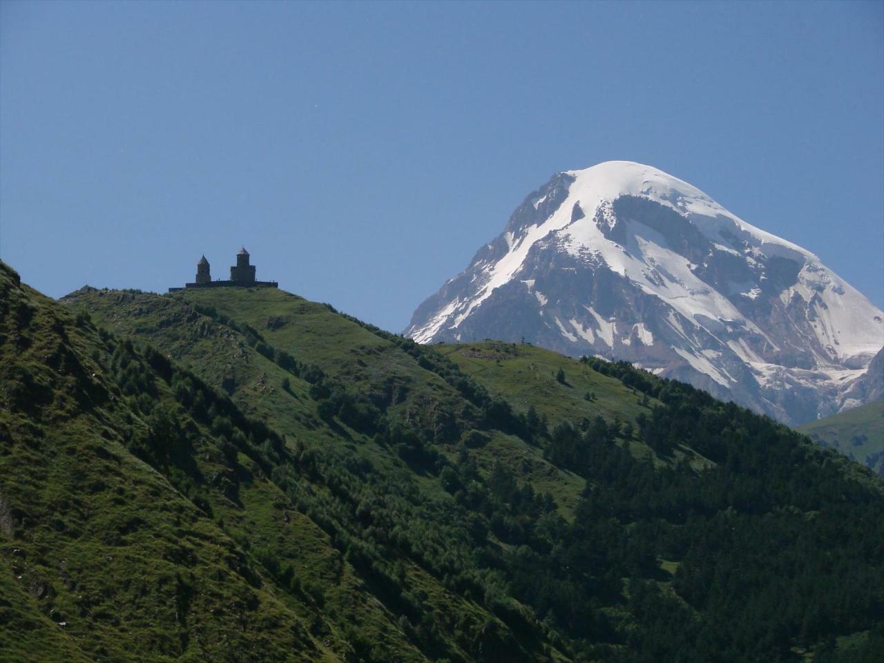 Sabuka Qushashvili Hotel Казбеги Екстериор снимка